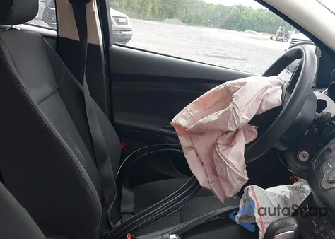 2017 Ford Focus S z USA, uszkodzony, nr VIN 1FADP3E29HL262169